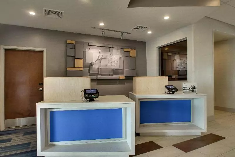 호텔 Holiday Inn Express & Suites Lancaster East   Strasburg, An Ihg