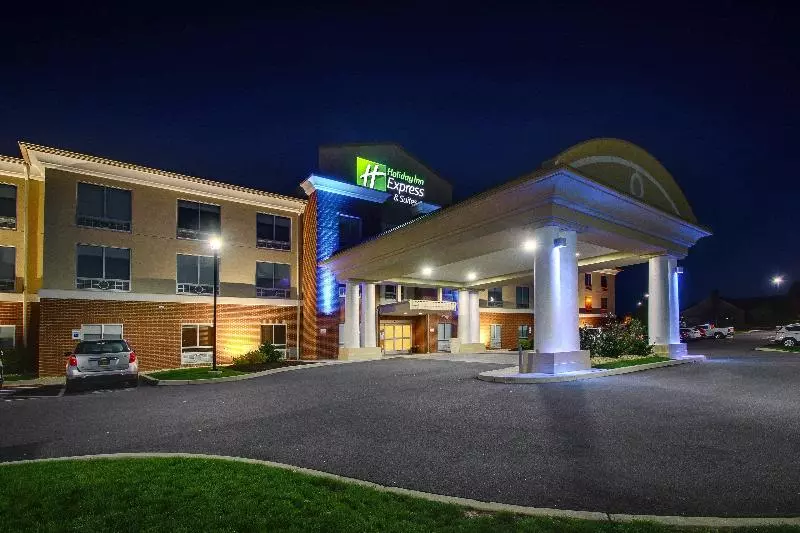호텔 Holiday Inn Express & Suites Lancaster East   Strasburg, An Ihg