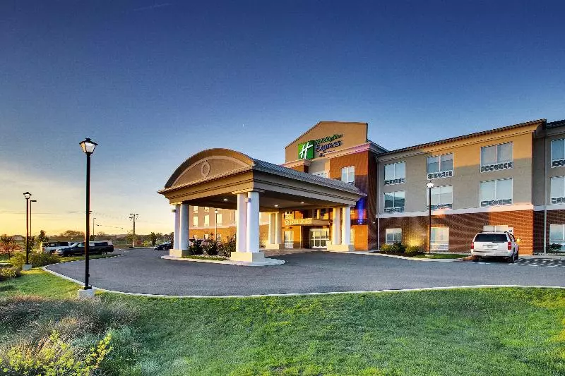 호텔 Holiday Inn Express & Suites Lancaster East   Strasburg, An Ihg