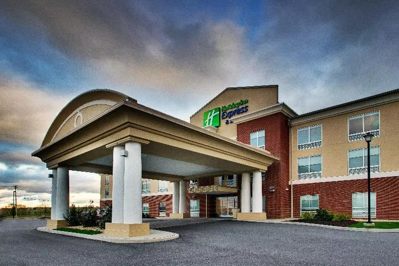 호텔 Holiday Inn Express & Suites Lancaster East   Strasburg, An Ihg