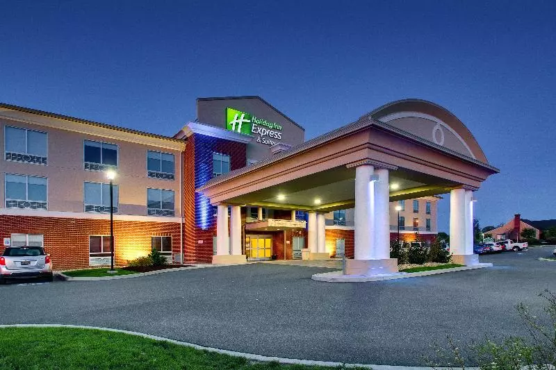 호텔 Holiday Inn Express & Suites Lancaster East   Strasburg, An Ihg
