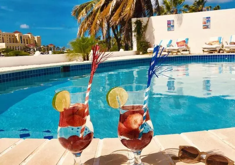 هتل Karibu Aruba Boutique