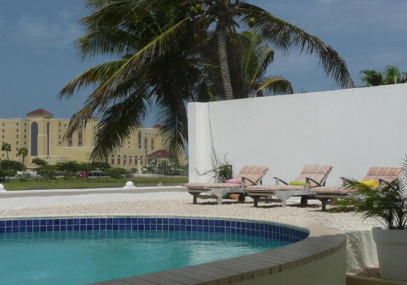 هتل Karibu Aruba Boutique