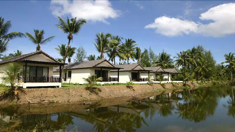 Отель Khaolak Blue Lagoon Resort Sha Extra Plus