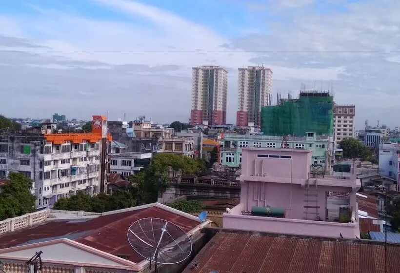 هتل Man Shwe Li