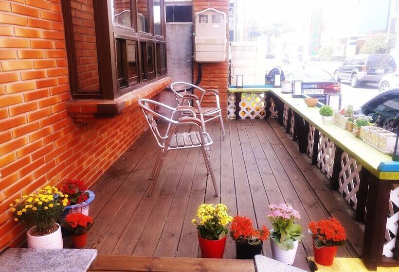 פנסיון Jeju Masil Guesthouse