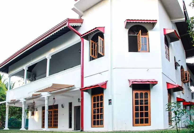 Пансион Negombo Village