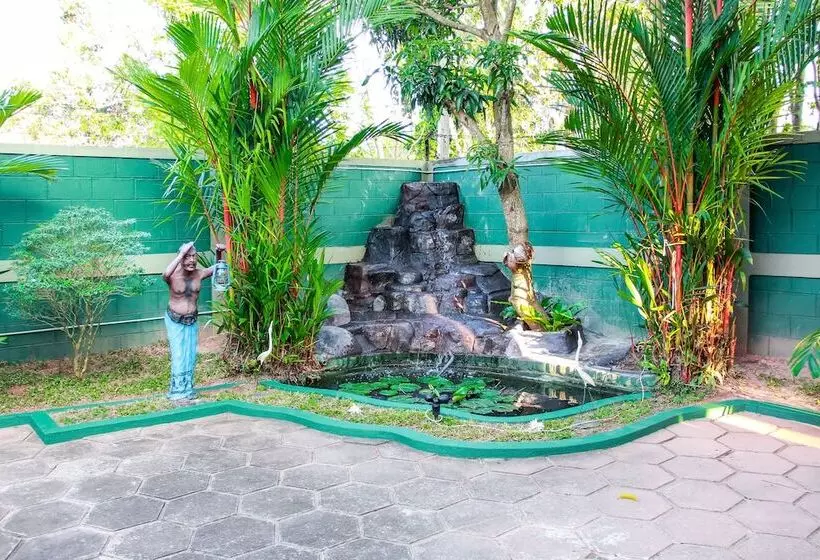 Пансион Negombo Village