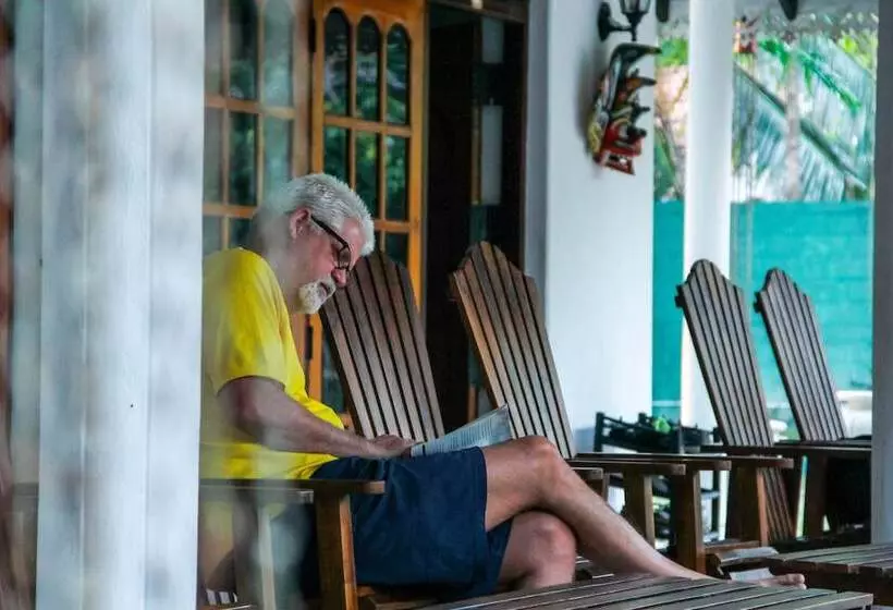 Пансион Negombo Village