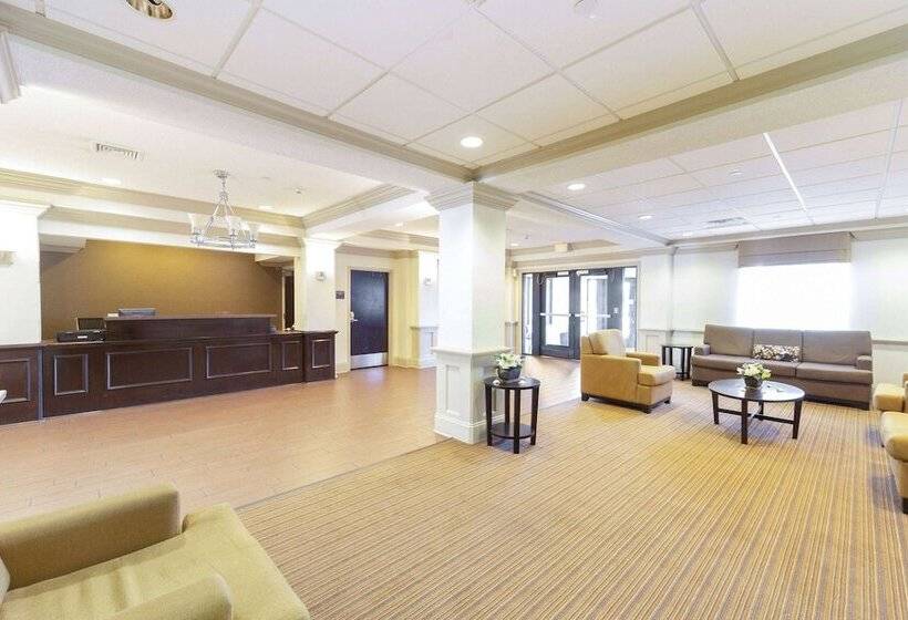 Отель Ramada By Wyndham Jackson Ms