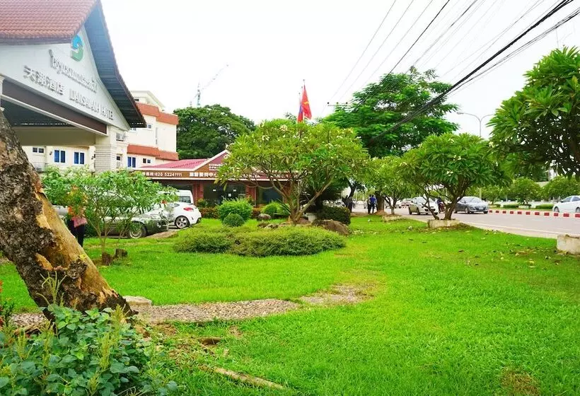 Отель Dansavanh Vientiane