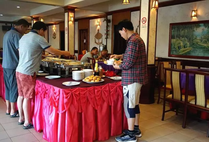 Отель Dansavanh Vientiane