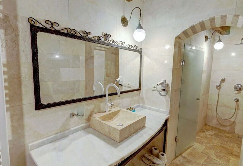 هتل Elegance Cave Suites & Restaurant