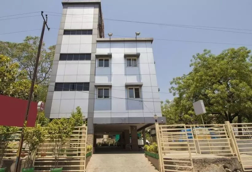 ホテル Oyo Rooms Koti Imlibun Bus Station