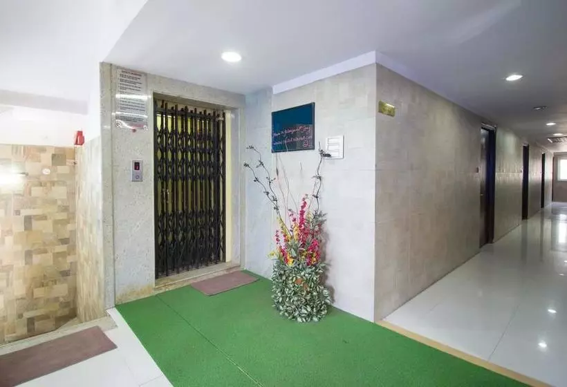 ホテル Oyo Rooms Koti Imlibun Bus Station