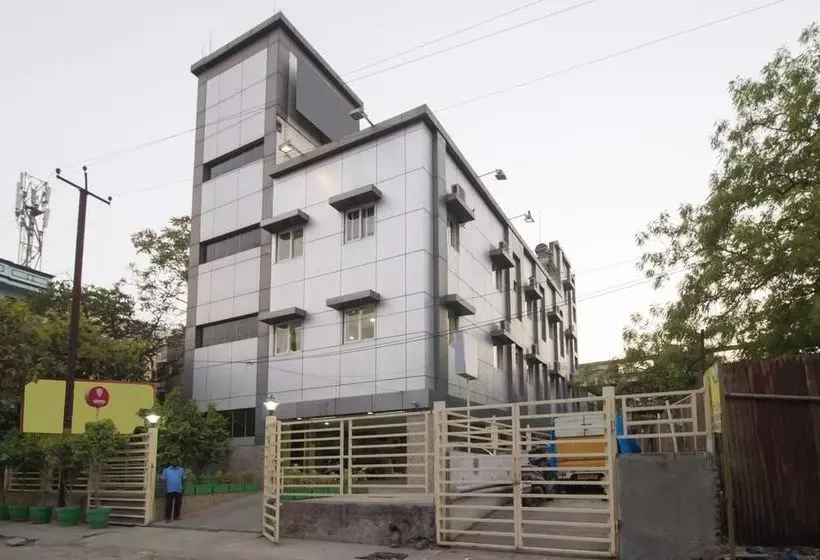 ホテル Oyo Rooms Koti Imlibun Bus Station