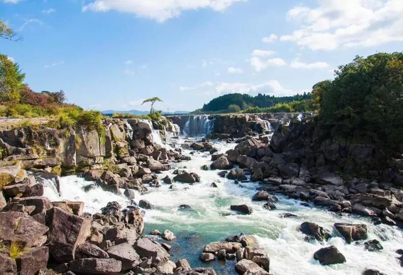 בית מלון כפרי Satsuma Resort