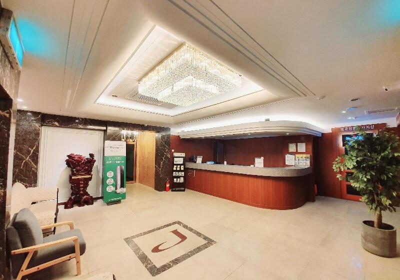 בית מלון כפרי Uneed