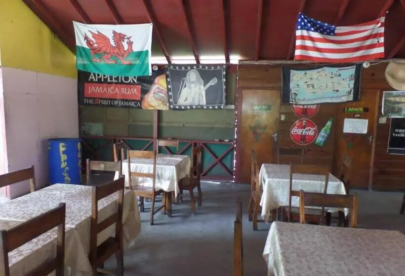 Beach Road Cottages At Jah Bs