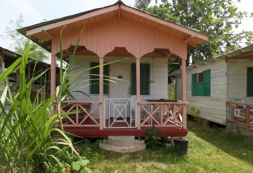 Beach Road Cottages At Jah Bs