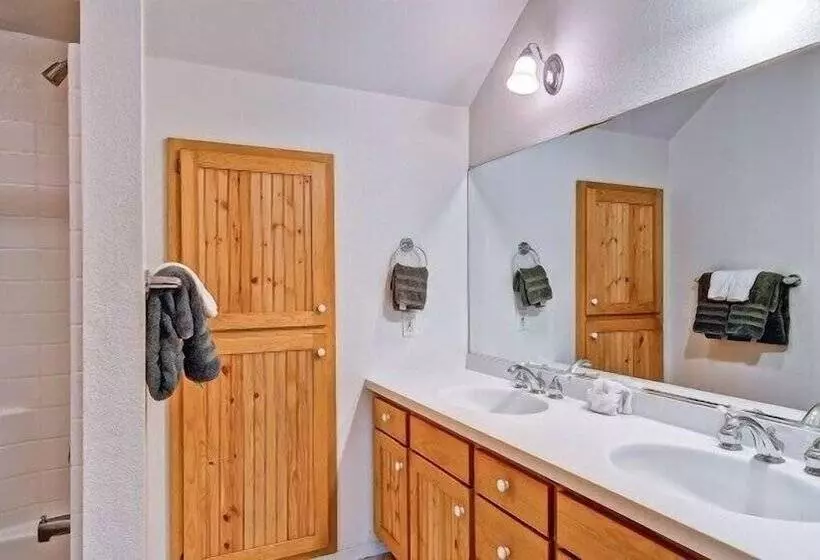 Scenic Wonders Yosemite View 3 Bedrooms