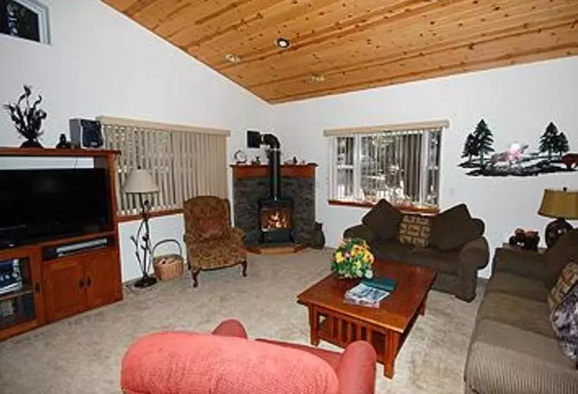 Отель Angora Lake Road Holiday Home