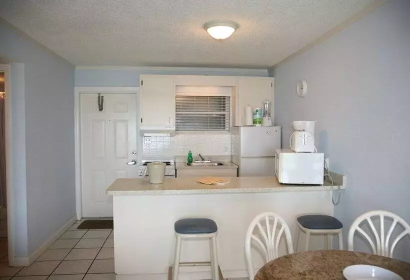 호텔 Traders Inn Beach Club