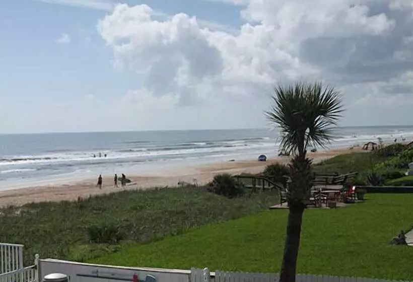 호텔 Traders Inn Beach Club