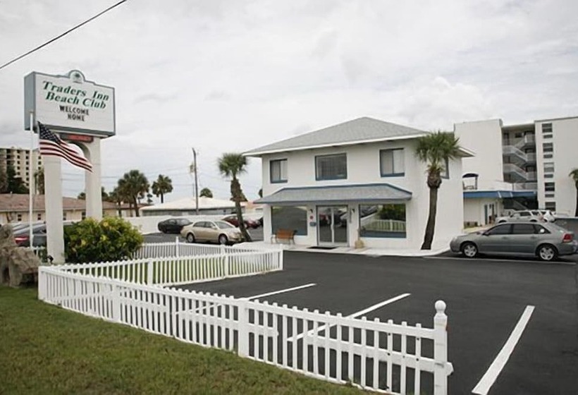 Hotel Traders Inn Beach Club