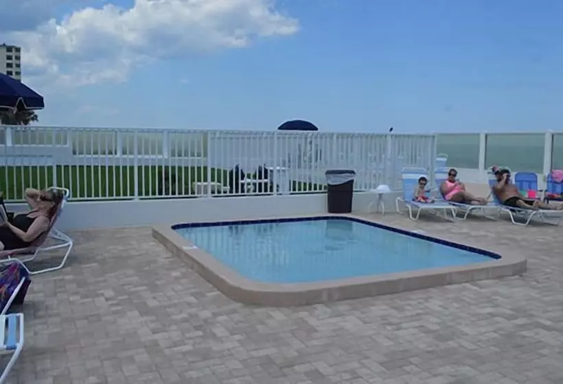 호텔 Traders Inn Beach Club