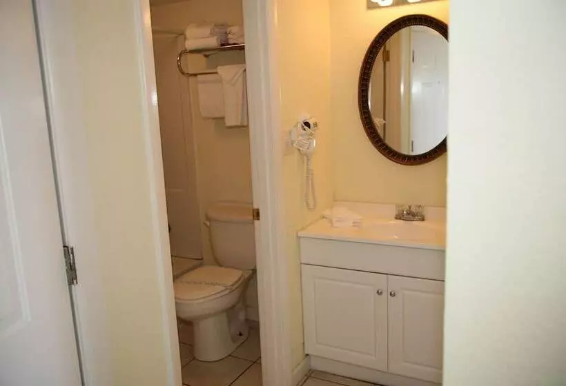 호텔 Traders Inn Beach Club