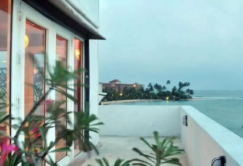 Mamas Coral Beach Hotel & Restaurant