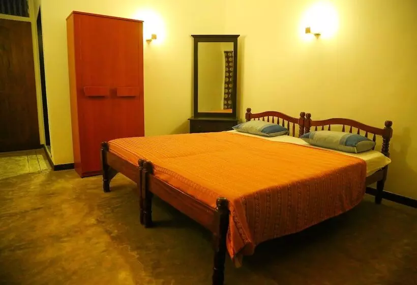 Mamas Coral Beach Hotel & Restaurant