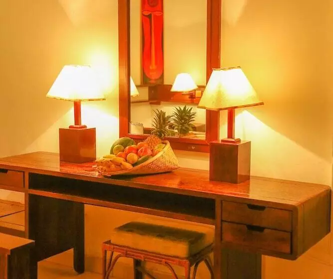 Mamas Coral Beach Hotel & Restaurant