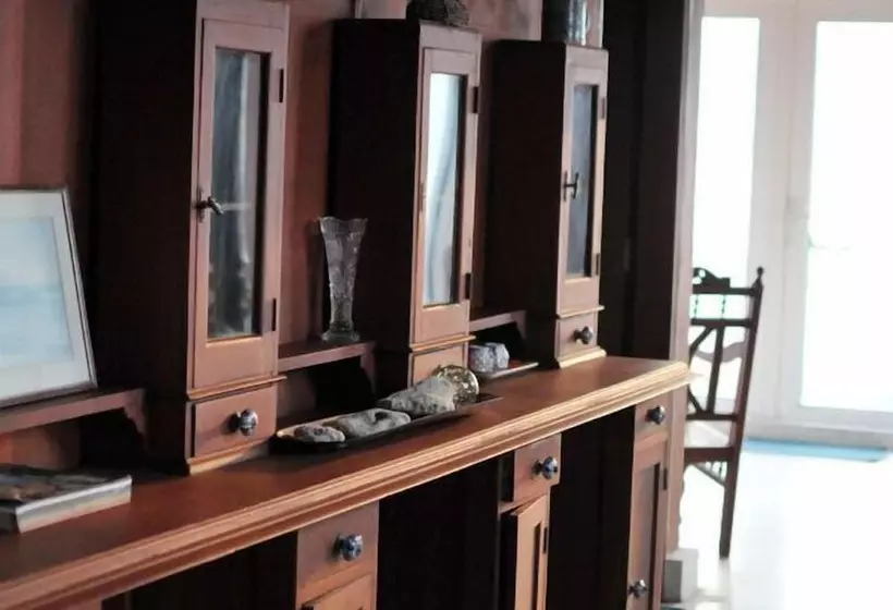 Mamas Coral Beach Hotel & Restaurant