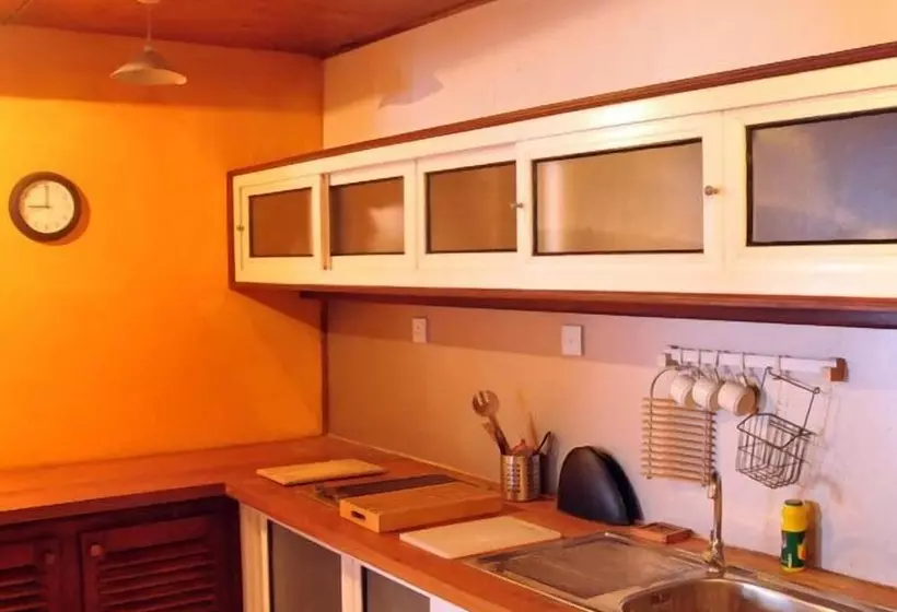 Mamas Coral Beach Hotel & Restaurant