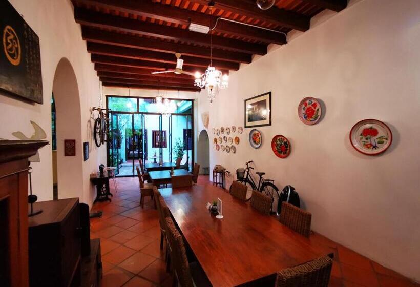 Пансион East Indies Mansion