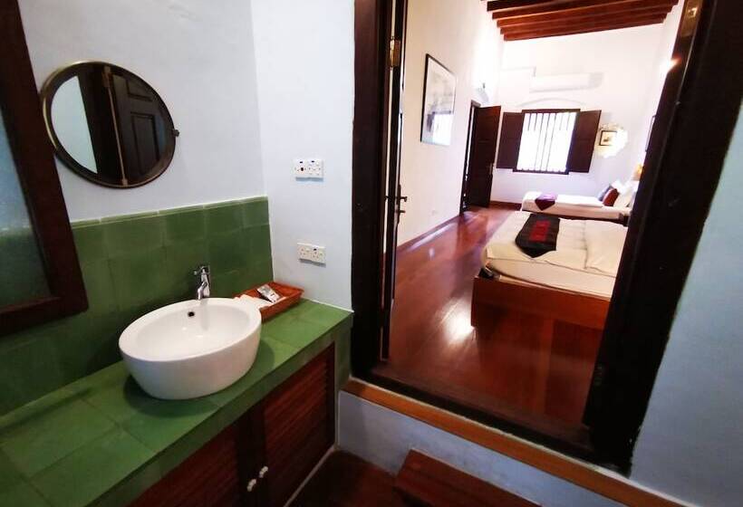 Пансион East Indies Mansion