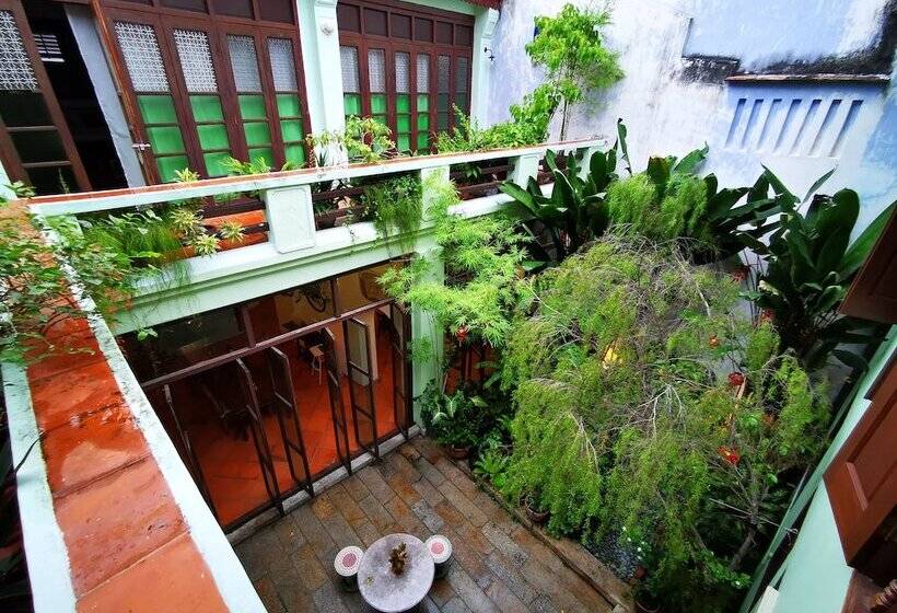 Пансион East Indies Mansion