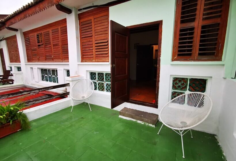 Пансион East Indies Mansion