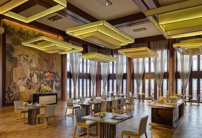 Resort Imperial Springs