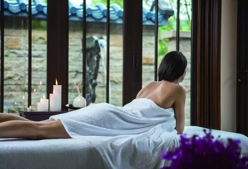 استراحتگاه Imperial Springs