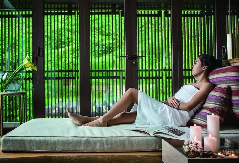 استراحتگاه Imperial Springs