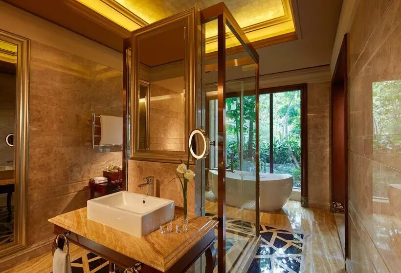 استراحتگاه Imperial Springs