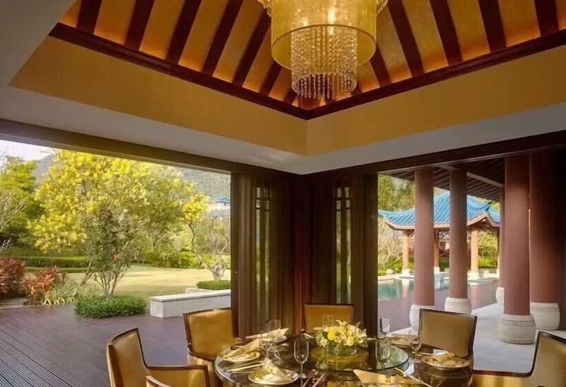 استراحتگاه Imperial Springs