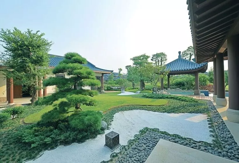 استراحتگاه Imperial Springs