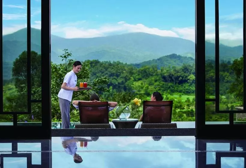 استراحتگاه Imperial Springs