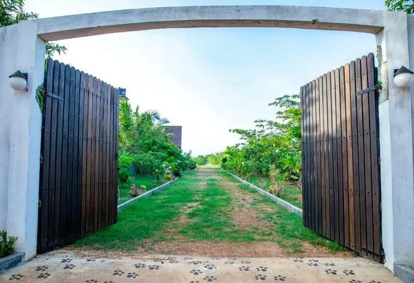 Lomakeskus Passi Nature Villas Pasikuda