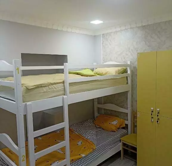 Aragats Hostel & Guest House