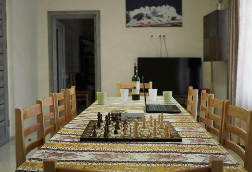 Aragats Hostel & Guest House